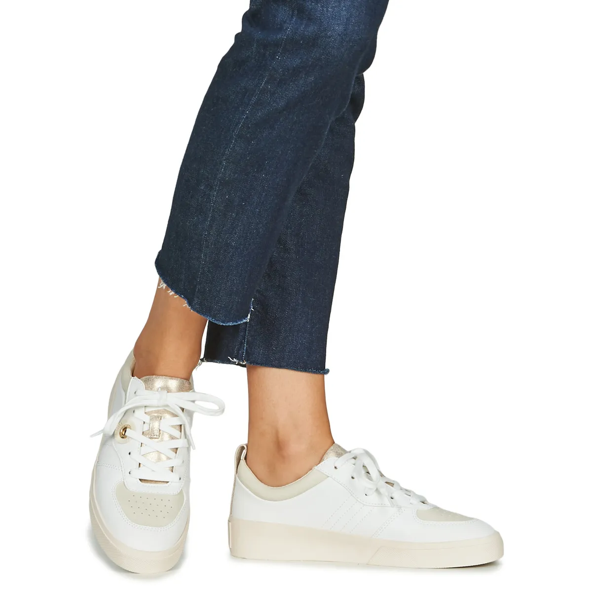 LOVA SNEAKER