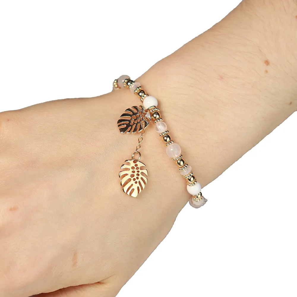 Pulsera con dije de hoja